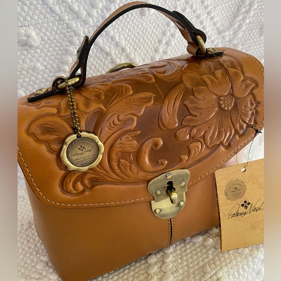 Patricia Nash *Sinclair* Tooled Leather Floral Backpack. NWT. - Picture 2 of 12